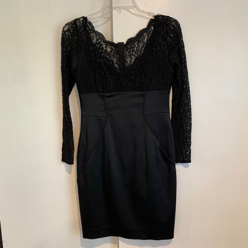 Women’s long sleeve lace cocktail dress size 6P